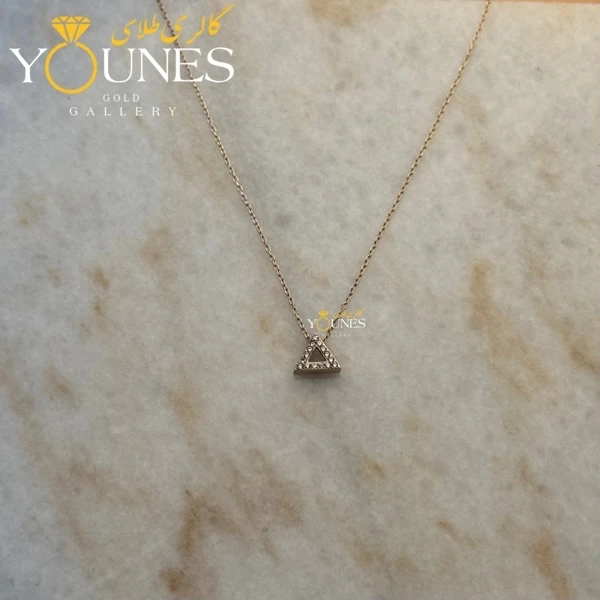 گردنبند مثلث نگینی توخالی طلا